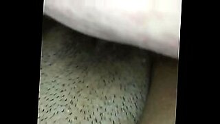 gloryhole-two-way-white-black-girl