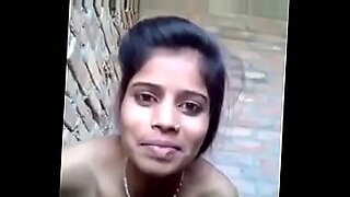 two girls romence in dedi indiam