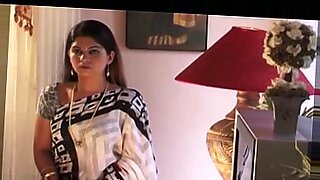 indian-bhabhi-with-little-devar