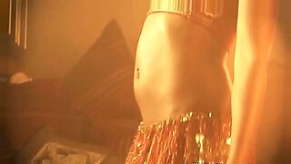 ديوث-يشارك-زوجته-معاا-صديقه-مصري