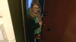 indian-hindi-teacher-told-her-student-to-take-pant-off-with-clear-hindi-audio