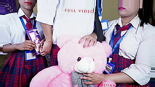 may-ka-video-call-si-nene-finger-sa-cr