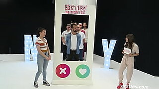 تخون-زوجها-مع-صحبها