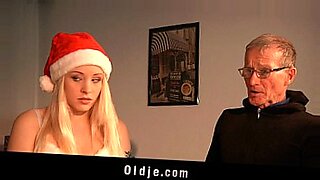 thicc-mega-slut-gets-slapped-while-grubby-dancing