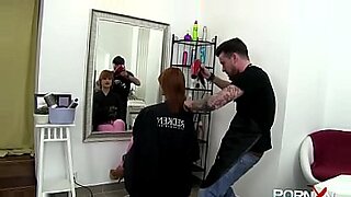 pelirroja-sabrina-jay-follada-duro-en-bondage