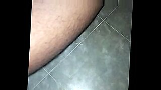adik-mandi-di-ngentot-kakak