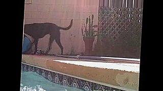 girl-make-bow-on-porch-suck-pussy