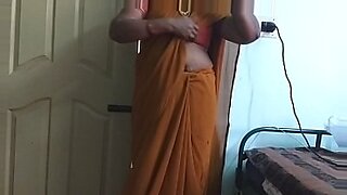 roohi-nipple-slip