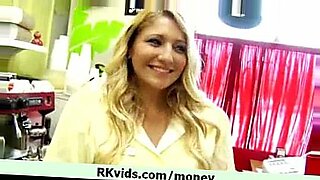 beautiful-hot-girl-show-boobs-for-money