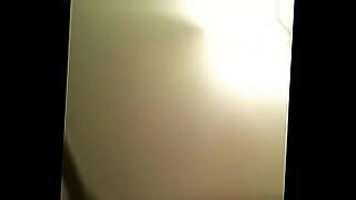 ولد-مصري-يغتصب-امو-غصب-عنها-وينيكها