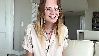 wearing-sando-on-streat-lesbian