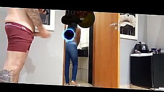 indonesia-ragazza-araba-mostra-le-tettone-in-web-camera