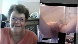 american-girls-remove-clothes-in-skype