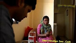hot-aunty-navel