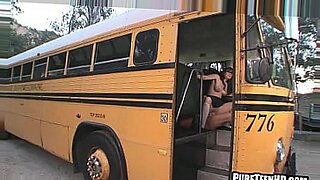small-girl-fucked-big-man