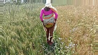desi-outdoor-hot