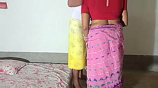 सनी-लियोन-सेक्सी-तमिल-आंट