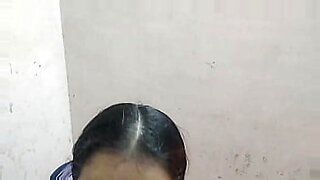 anak-baju-biru-dan-ibunya