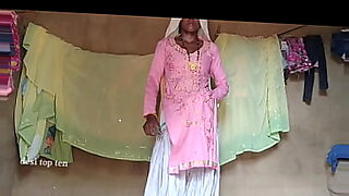 18-साल-की-वर्जन-की-सेक्सी-वीड