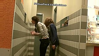 toke-the-advantage-to-fuck-stepmom