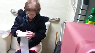 orgasm of granny lora 50 years from italy