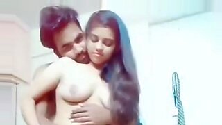 bhabhi hot night jalwa