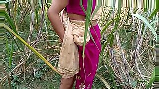 सनी-लियोन-सेक्सी-तमिल-आंट