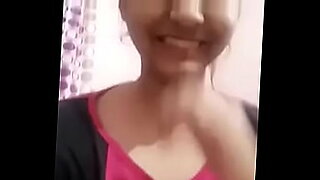 suzen-touching-her-pussy-zambuan-girl