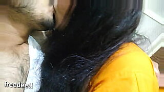 tante-semok-mendesah-pengen-di-ewe