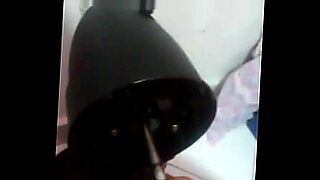 batendo-uma-punheta-no-carro