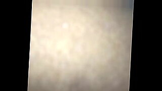صديقة-جميلة-مع-الثدي-الطبيعية-الكبيرة