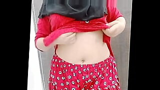 game-of-dress-removing