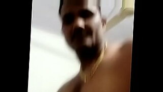 chhoti-aur-moti-ladkiyon-ki-triple-sex