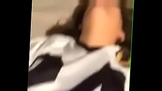 سكس-مترجم-مساج-الام-بعد-عودتها-من-الشاط