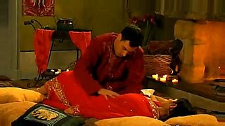2-boys-1-girl-ka-dudh-pinyai-ka-video