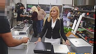 hot-teen-penetraded-by-mall-cob