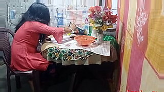 mummy-calls-the-son-to-help-her