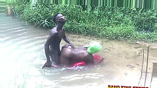 black-milf-romantic-hot-love