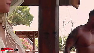 video-du-deviegement-dune-fille-de-15-jusqua-le-sang-sort