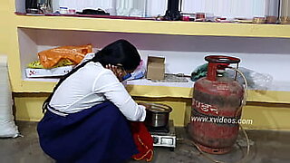 selingkuh-sambil-telepon-suami