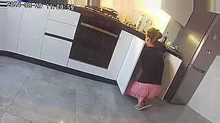 lanla-girl-romo-her-dress