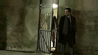 doi-hoc-sinh-dit-nhau-tren-lop