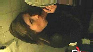 julio-jose-mom-hidden-camera-pon-nude-xxx