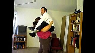 jab-bahan-so-rahi-thi-raat-ko-to-bhai-ne-chupke-se-chut-dekha-gao-ki-deshi-sexy-video-night-blackmel