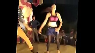 indian-husband-wife-tease-hotal-staff