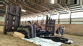 at-night-the-robber-came-to-the-house-and-displaced-us-all