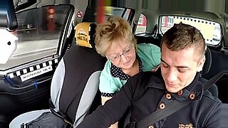 pinay-blowjob-handjob-inside-car