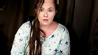 سكس-مترجم-آخ-واخت-يتجسس-على-اخته