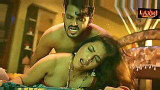 dhughter-з-she-seduced-me-massaging-my-stepmom