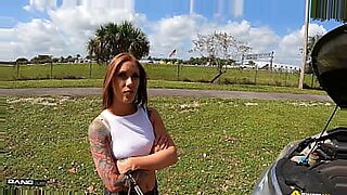 pussy-fingering-while-pissing